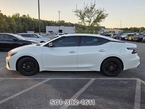 White 2022 Nissan Maxima SV
