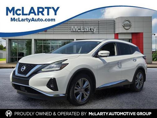 White 2019 Nissan Murano Platinum