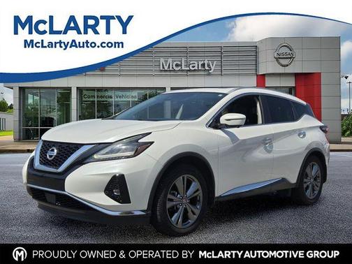 White 2019 Nissan Murano Platinum