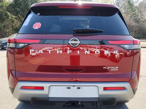 2025 Nissan Pathfinder Platinum