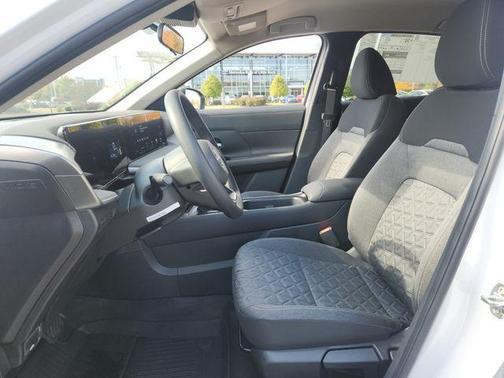 Aspen White Tri 2026 Nissan Kicks SV