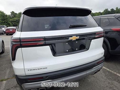 Summit White 2024 Chevrolet Traverse LT