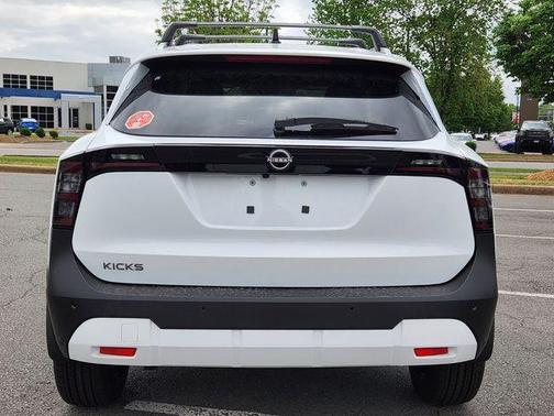 Fresh Powder 2026 Nissan Kicks SV