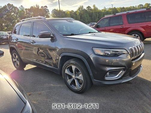 Crystal Metallic 2019 Jeep Cherokee Limited