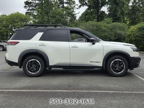 2 Tone White / Black Roof 2023 Nissan Pathfinder Rock Creek