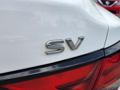 Cloud White 2022 Nissan Sentra SV