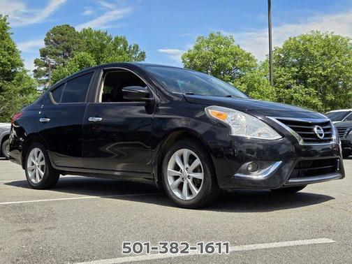 Super Black 2015 Nissan Versa 1.6 SL