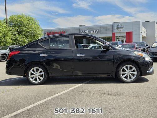 Super Black 2015 Nissan Versa 1.6 SL