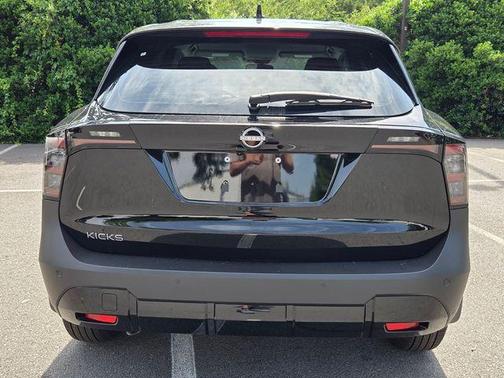 Super Black 2026 Nissan Kicks S