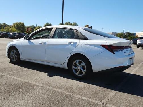 2021 Hyundai ELANTRA SE