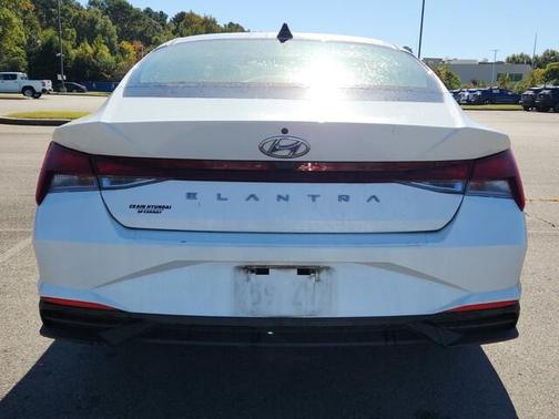 2021 Hyundai ELANTRA SE