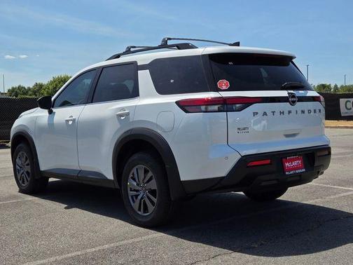 Everest White P 2026 Nissan Pathfinder SV