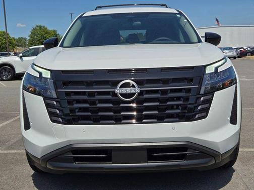 Everest White P 2026 Nissan Pathfinder SV