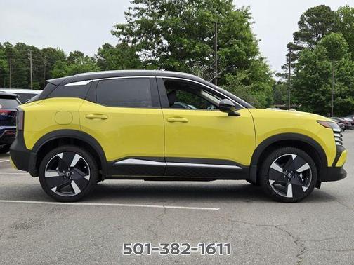 2t Ylw Blk Roof 2025 Nissan Kicks SR