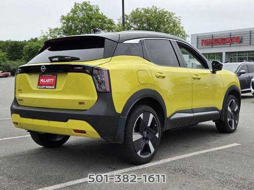 2t Ylw Blk Roof 2025 Nissan Kicks SR