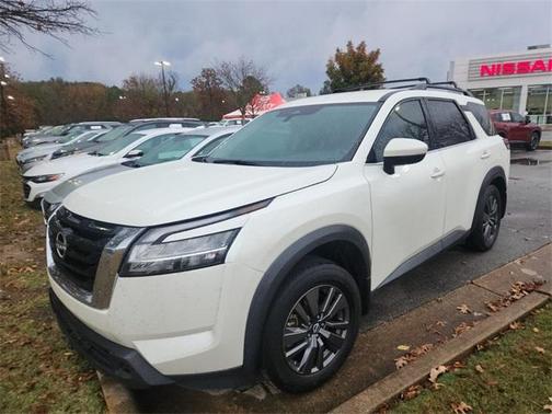 2022 Nissan Pathfinder SV