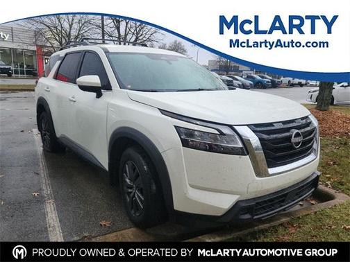 2022 Nissan Pathfinder SV
