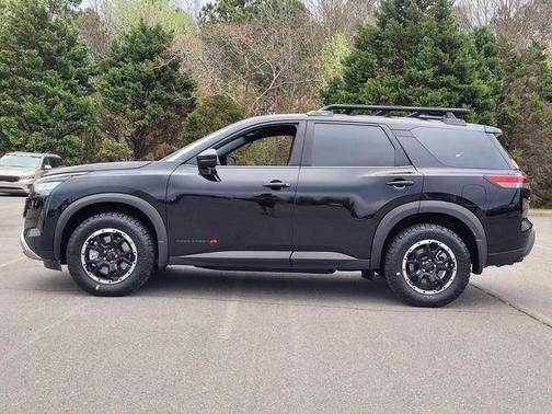 Black 2026 Nissan Pathfinder Rock Creek
