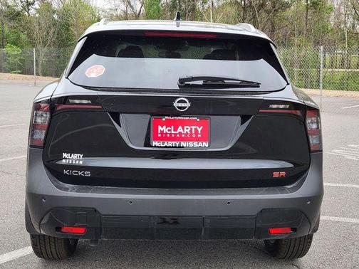 Super Black 2026 Nissan Kicks SR