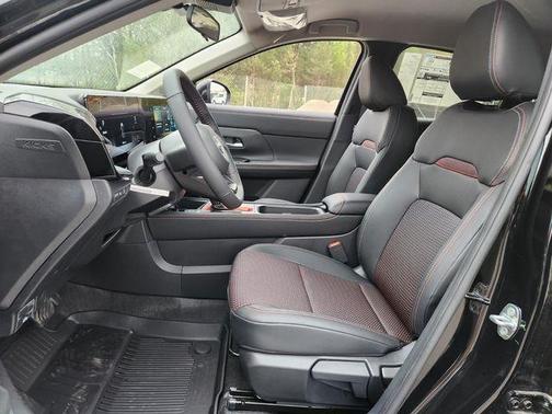 Super Black 2026 Nissan Kicks SR