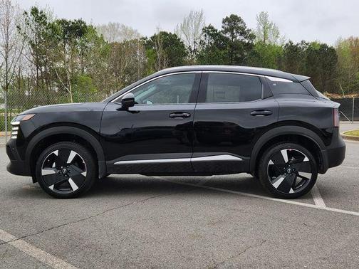 Super Black 2026 Nissan Kicks SR
