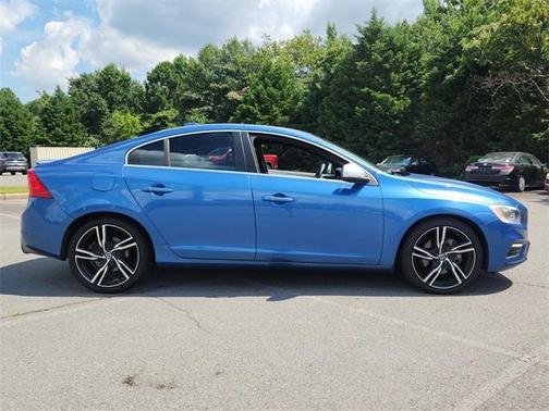 2017 Volvo S60 T6 R-Design Platinum