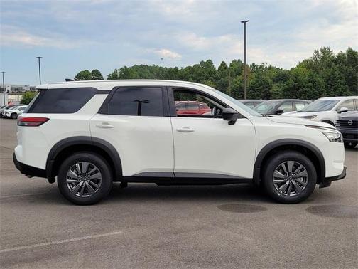 2025 Nissan Pathfinder S