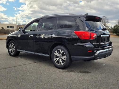 2019 Nissan Pathfinder SV