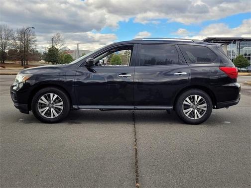 2019 Nissan Pathfinder SV