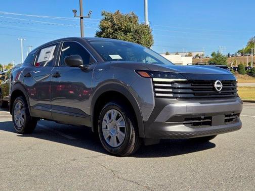 Gun Metallic 2027 Nissan Kicks S