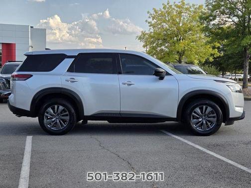 Brilliant Silver Metallic 2023 Nissan Pathfinder S