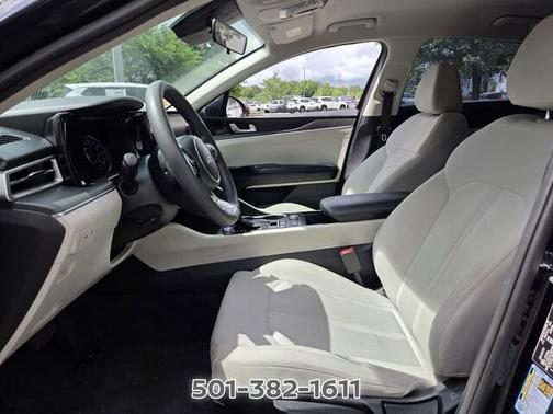 Ebony Black 2022 Kia K5 LXS