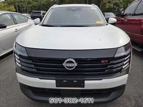 Aspen White 2025 Nissan Kicks SR