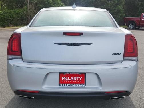 2021 Chrysler 300 Touring