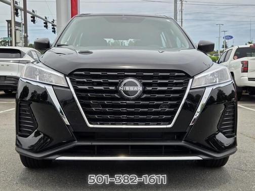 Super Black 2025 Nissan Kicks Play S