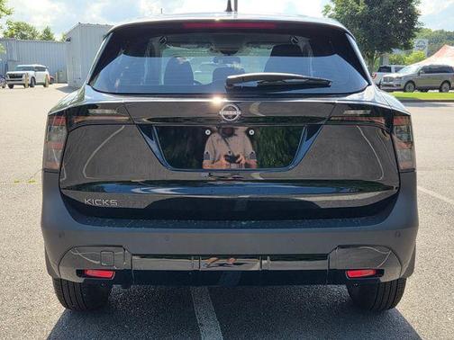 Super Black 2026 Nissan Kicks S