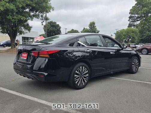 Black 2025 Nissan Altima SV