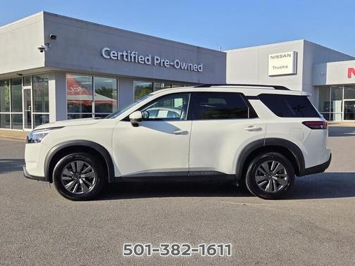 Glacier White 2025 Nissan Pathfinder SV