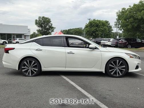White 2019 Nissan Altima 2.5 Platinum