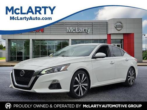 White 2019 Nissan Altima 2.5 Platinum