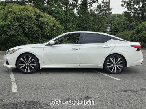 White 2019 Nissan Altima 2.5 Platinum