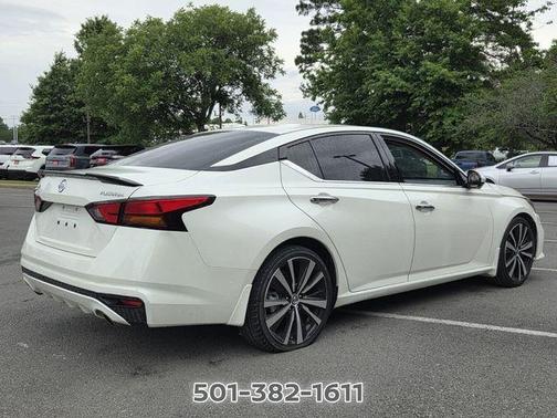 White 2019 Nissan Altima 2.5 Platinum