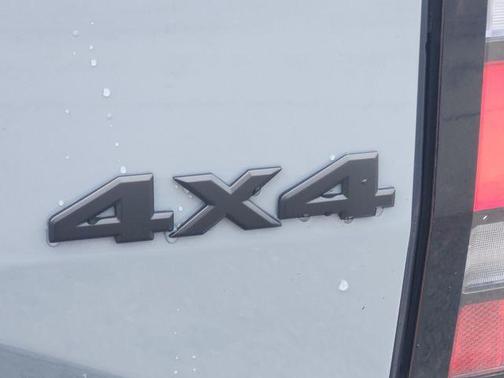 Boulder Gray Metallic 2026 Nissan Frontier SV