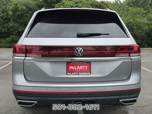 Silver Bird Metallic 2024 Volkswagen Atlas 2.0T SE w/Technology