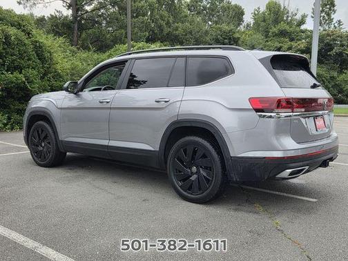 Silver Bird Metallic 2024 Volkswagen Atlas 2.0T SE w/Technology