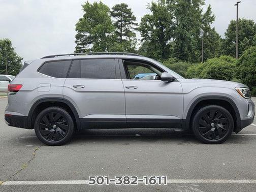 Silver Bird Metallic 2024 Volkswagen Atlas 2.0T SE w/Technology