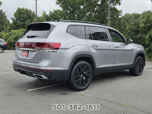 Silver Bird Metallic 2024 Volkswagen Atlas 2.0T SE w/Technology
