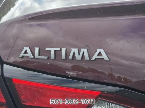 Garnet Pearl 2025 Nissan Altima SV