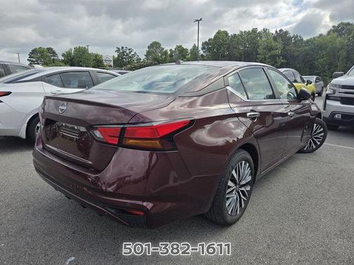 Garnet Pearl 2025 Nissan Altima SV