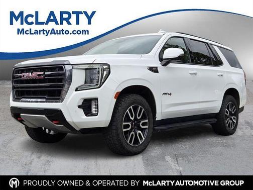 Summit White 2024 GMC Yukon AT4